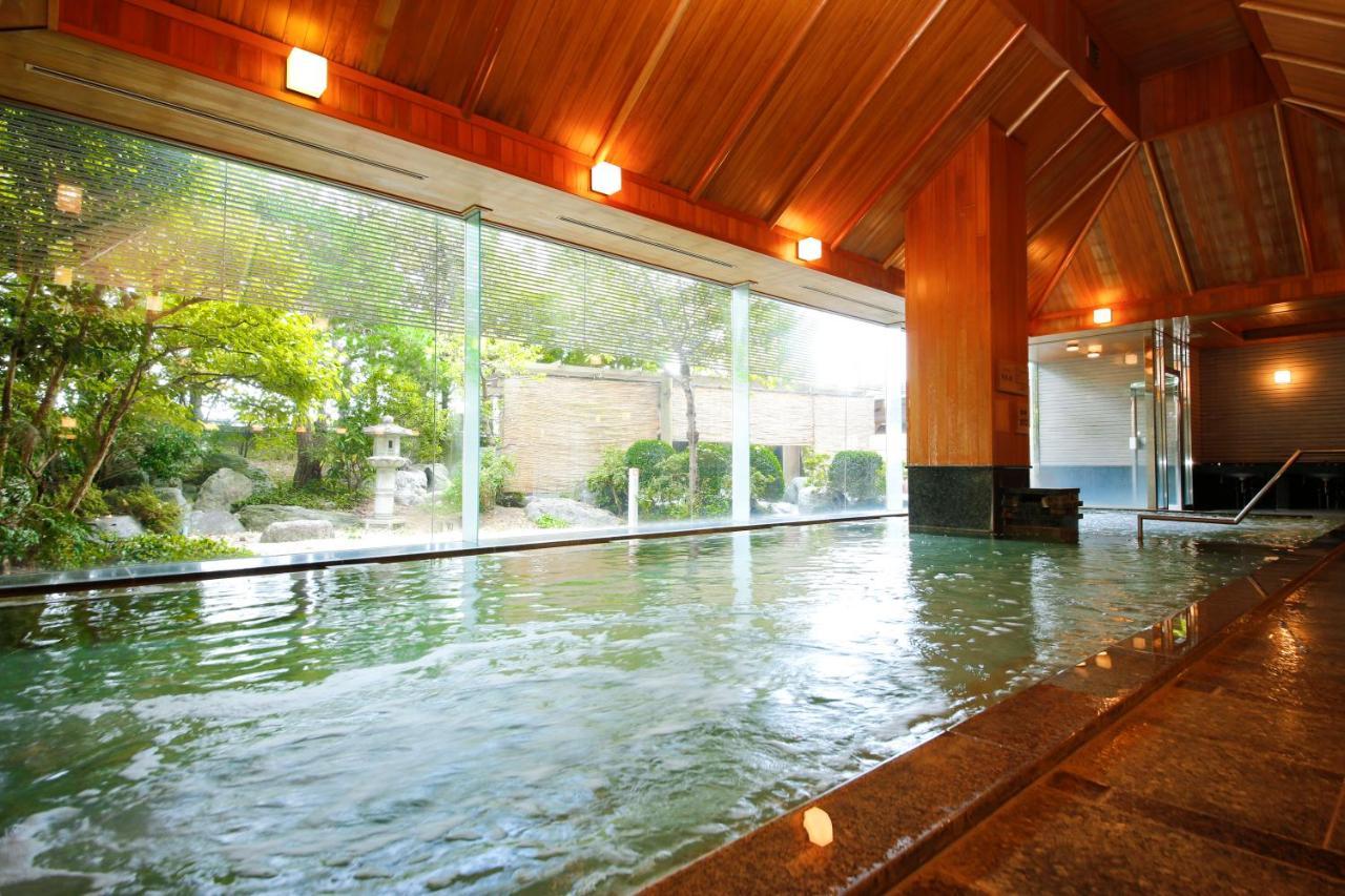 فندق تاكاياما جرين المظهر الخارجي الصورة A modern onsen