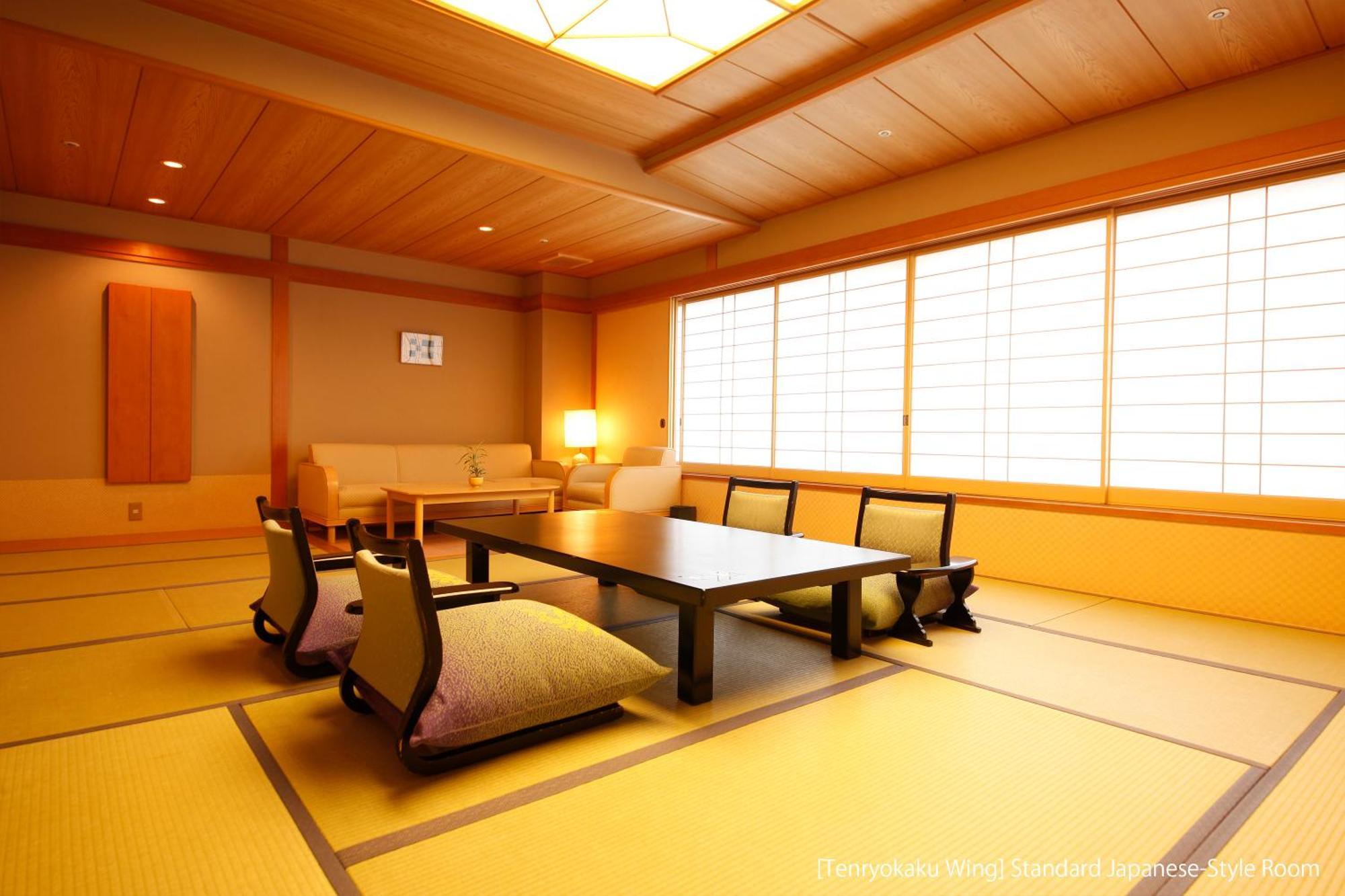 فندق تاكاياما جرين المظهر الخارجي الصورة A traditional Japanese room