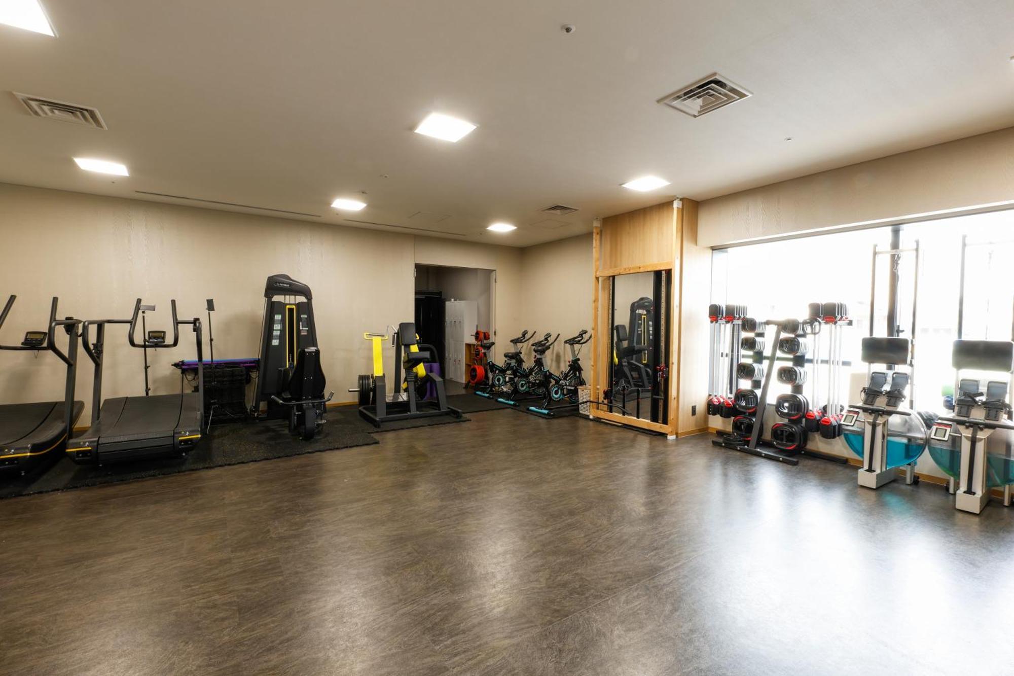 فندق تاكاياما جرين المظهر الخارجي الصورة The gym at the hotel